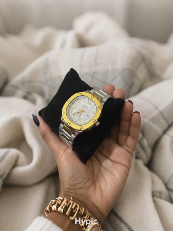 GUCCI WATCH( truton white diel color) thumbnail 3