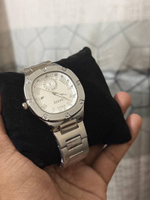 GUCCI WATCH( Full stil white  color) thumbnail 2