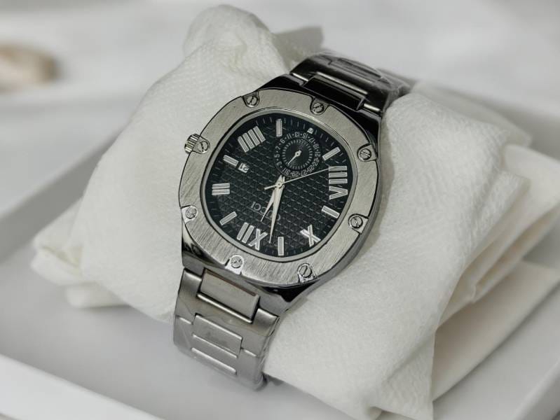 GUCCI WATCH( Full stil black diel color)