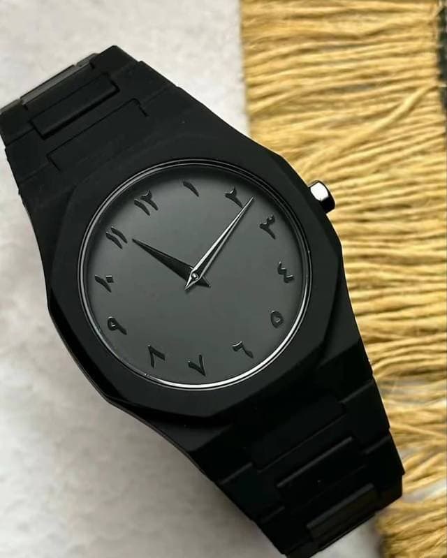 Luxury Arabic Aura watch (ওয়াটারপ্রুফ,ওজন ৪০ গ্রাম ফাইবার বডি, ১ বছর গ্যারান্টি)